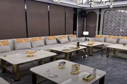 锡林郭勒豪华夜场KTV招聘,急缺新人免费住宿